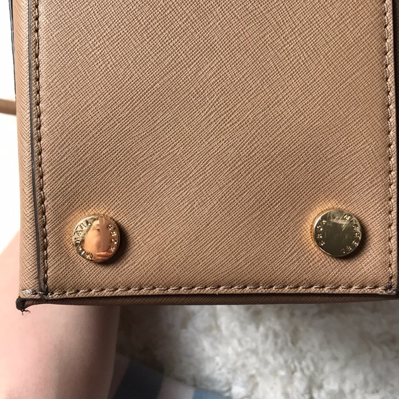 Michael Kors Bridgette Leather East West Bag - Picture 7 of 8